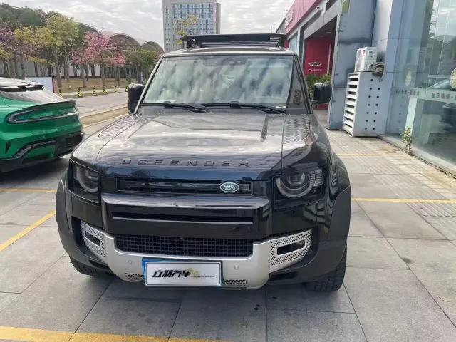 Land Rover Defender — Фото автомобиля 2