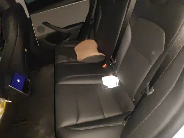 Tesla Model 3 — Фото автомобиля 18