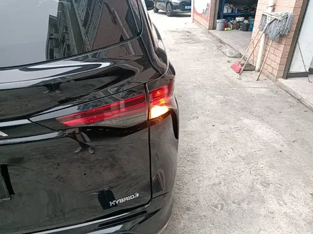 Toyota Granvia — Фото автомобиля 7