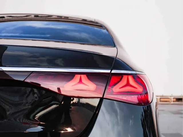 Mercedes-Benz E-Class — Фото автомобиля 7