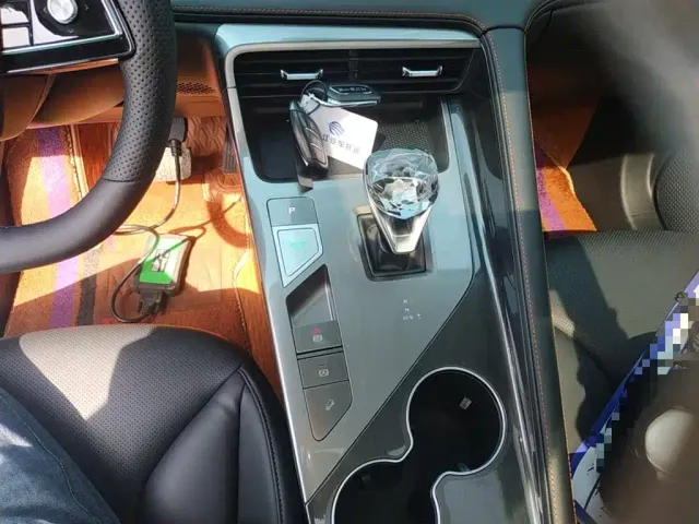 Roewe RX5 — Фото автомобиля 13