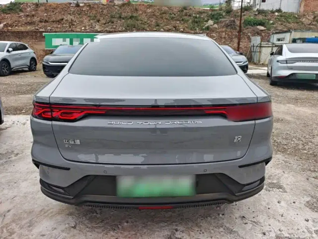 BYD Han — Фото автомобиля 5