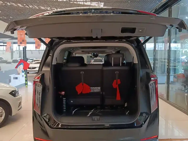 GAC Trumpchi M8 — Фото автомобиля 18