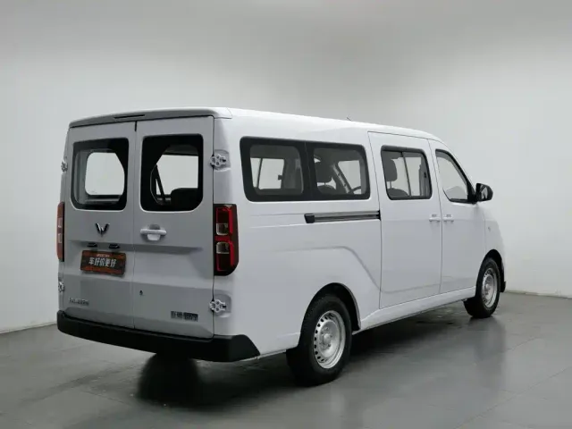Wuling Yangguang — Фото автомобиля 2