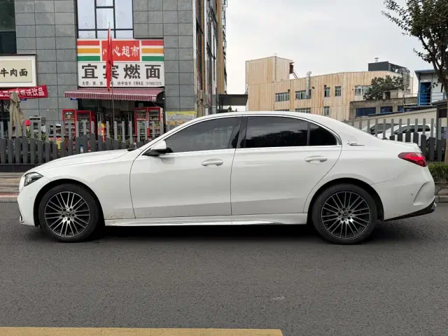 Mercedes-Benz C-Class — Фото автомобиля 3