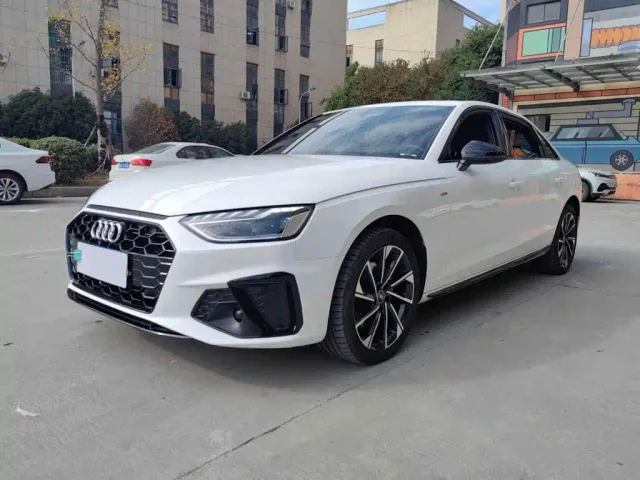 Фотография автомобиля — Audi A4L