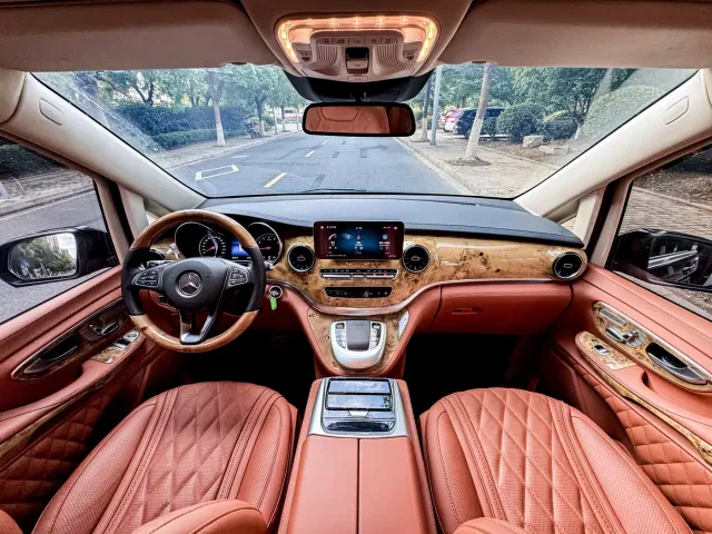 Mercedes-Benz V-Class — Фото автомобиля 6