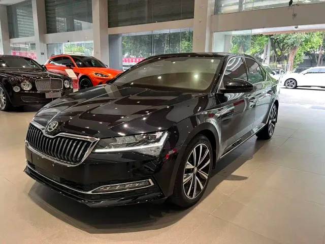 Фотография автомобиля — Skoda Superb