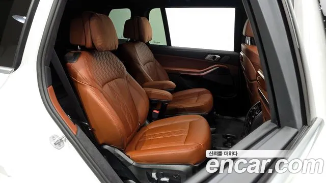 BMW X7 — Фото автомобиля 12