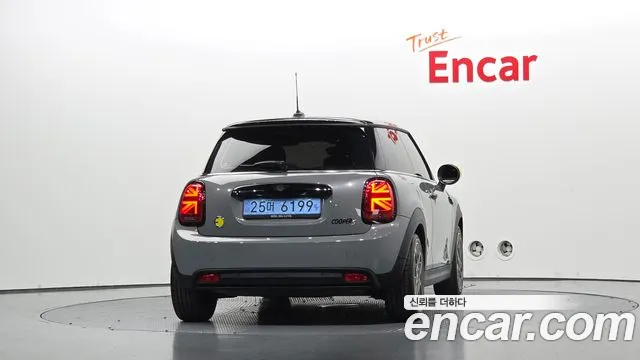 MINI Cooper Cooper Electric — Фото автомобиля 4