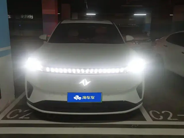 Dongfeng eπ 008 — Фото автомобиля 2