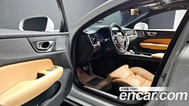 Вольво S60 S60 третьего поколения B5 Ultimate Bright — Фото автомобиля 12
