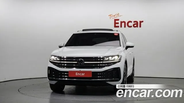 Volkswagen Touareg 3rd Gen — Фото автомобиля 3
