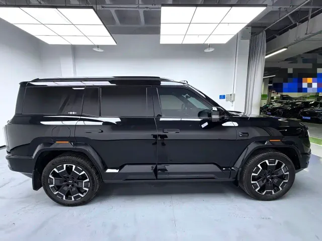 BYD FangChengBao Leopard 8 — Фото автомобиля 9