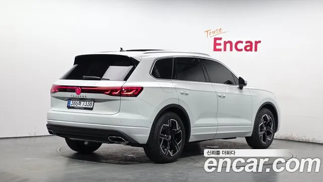 Volkswagen Touareg Touareg 3 поколение 3.0 TDI Prestige — Фото автомобиля 2