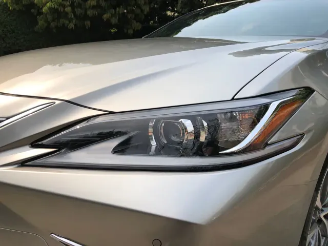 Lexus ES — Фото автомобиля 24