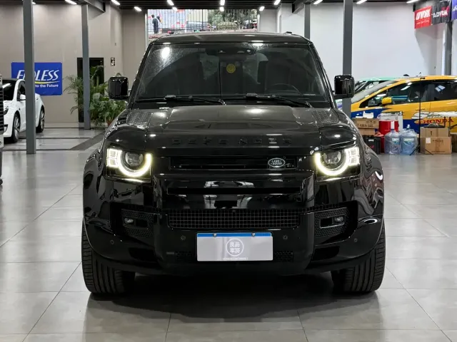 Land Rover Defender — Фото автомобиля 2