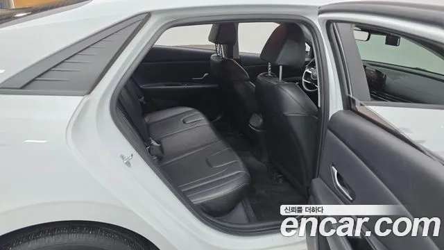 Hyundai AVANTE Avante (CN7) — Фото автомобиля 11