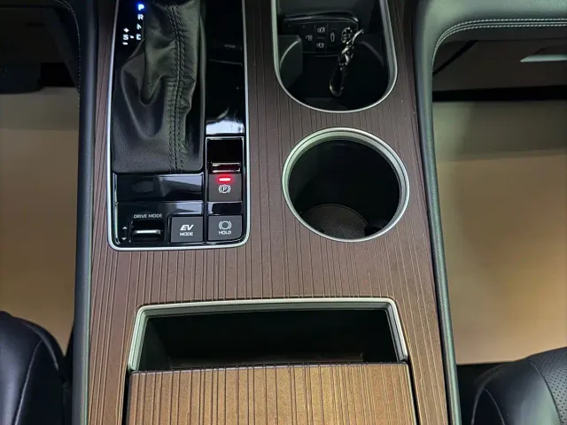 Toyota Granvia — Фото автомобиля 28