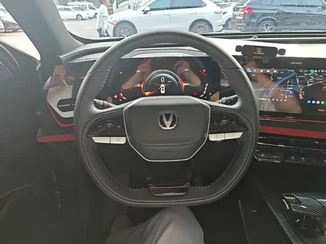 Changan X5 Plus — Фото автомобиля 10