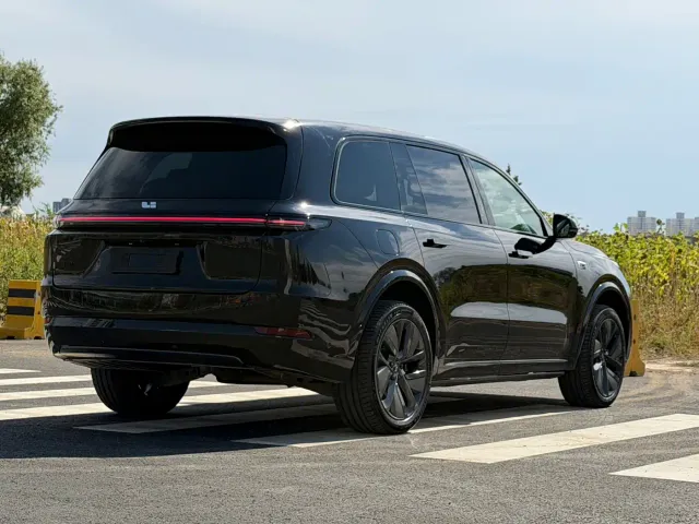 Li Auto L9 — Фото автомобиля 4