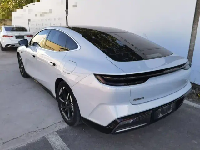 Geely Galaxy E8 — Фото автомобиля 4