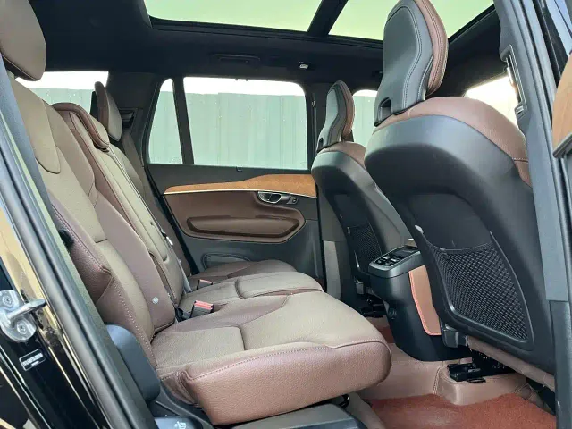 Volvo XC90 — Фото автомобиля 21