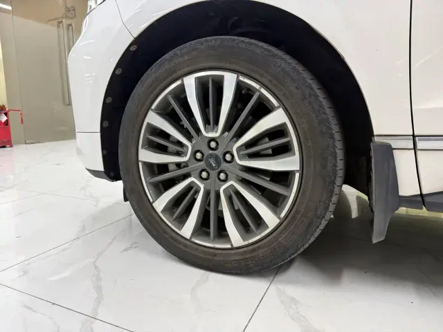 Ford Edge — Фото автомобиля 7