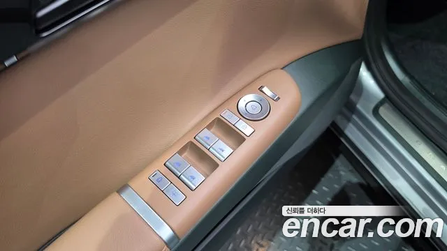 Hyundai Grandeur GN7 — Фото автомобиля 30