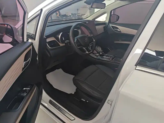 BYD Song MAX — Фото автомобиля 15