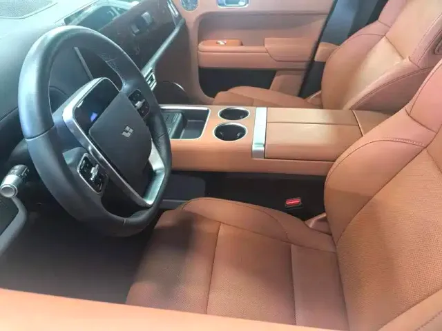 Li Auto L7 — Фото автомобиля 4