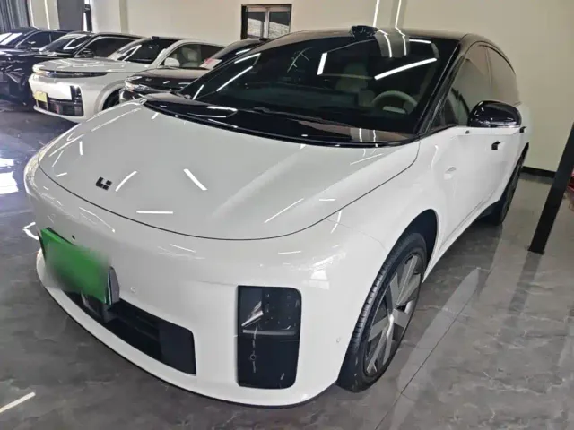 Фотография автомобиля — Li Auto i6