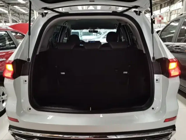 Haval M6 — Фото автомобиля 18
