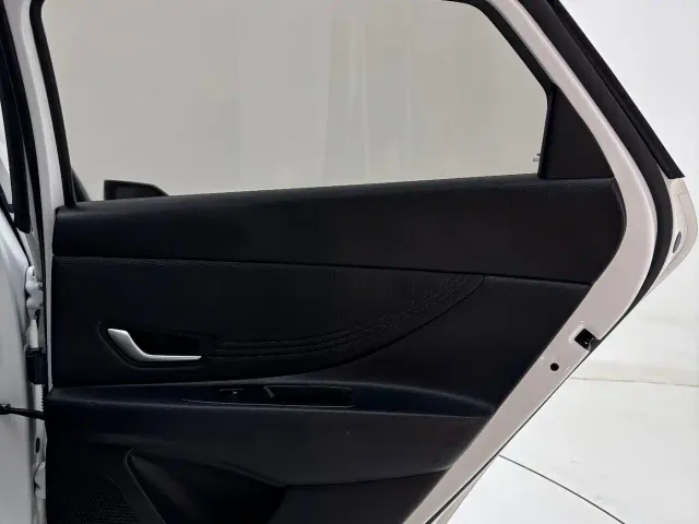Hyundai Elantra — Фото автомобиля 22