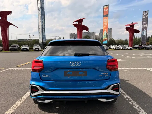 Audi Q2L — Фото автомобиля 5