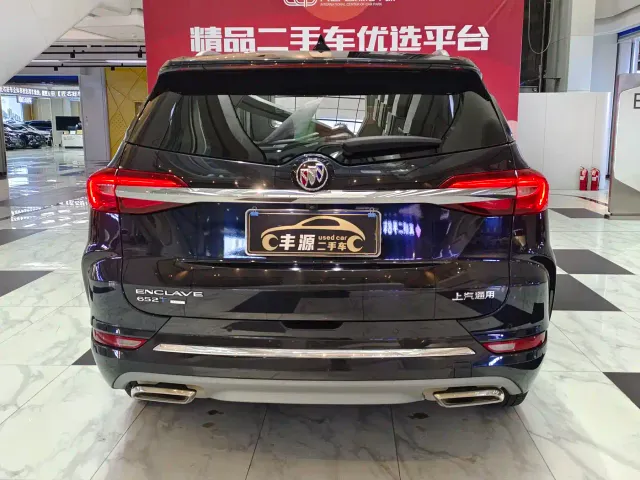 Buick Enclave — Фото автомобиля 23