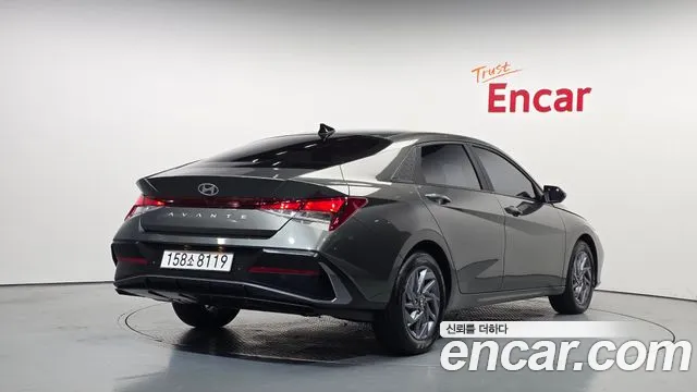 Hyundai Avante CN7 — Фото автомобиля 2