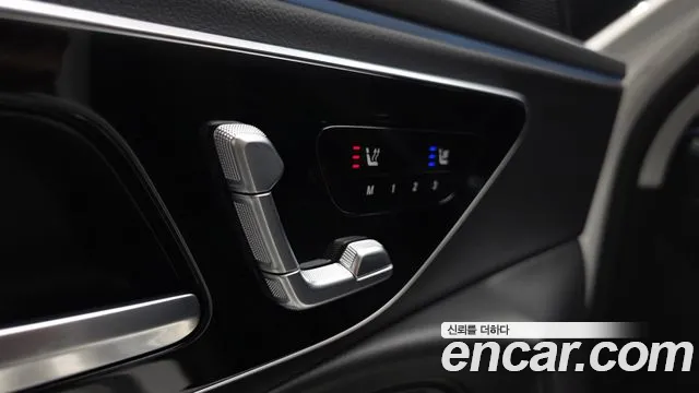 Mercedes-Benz E-Class — Фото автомобиля 17