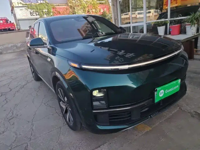 Li Auto L8 — Фото автомобиля 3