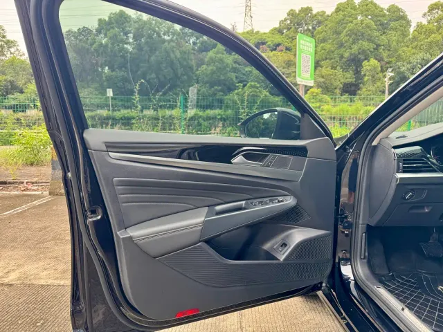 Volkswagen Passat — Фото автомобиля 5