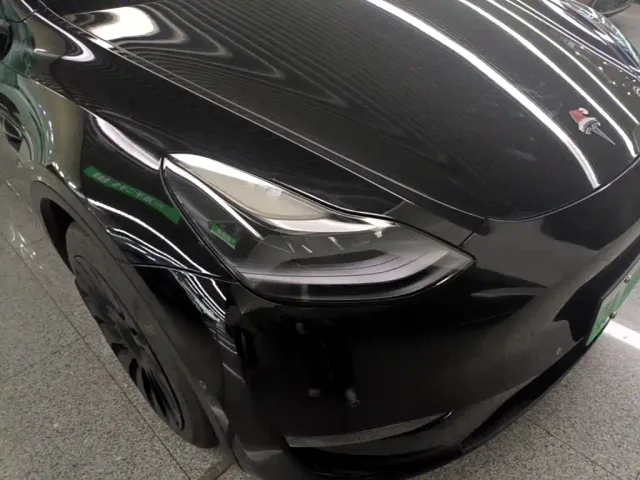 Tesla Model Y — Фото автомобиля 8