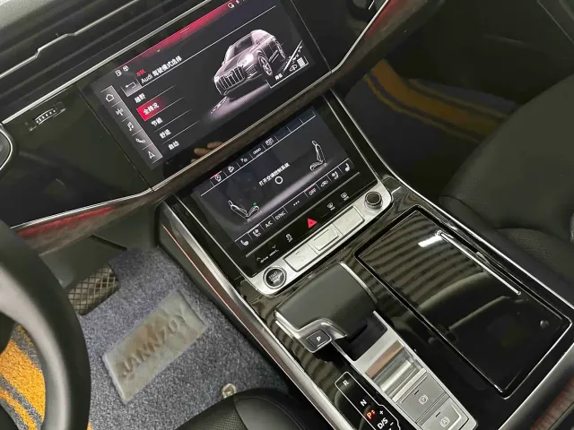 Audi Q7 — Фото автомобиля 14