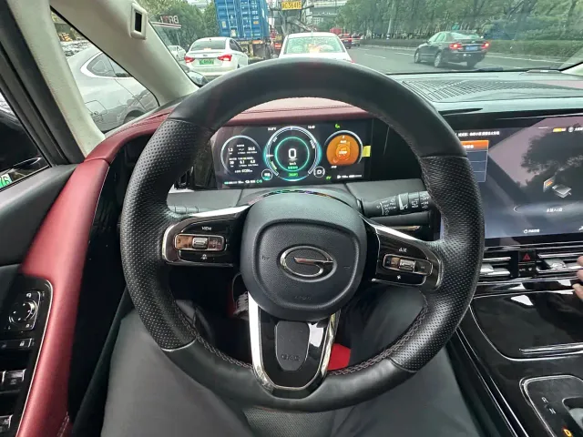 GAC Trumpchi E9 — Фото автомобиля 10