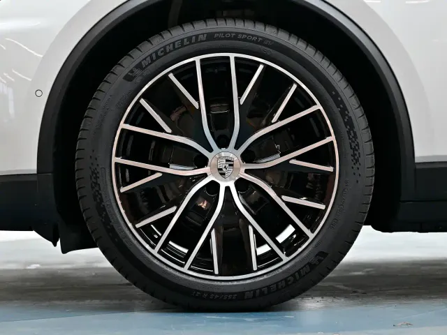 Porsche Macan EV — Фото автомобиля 4
