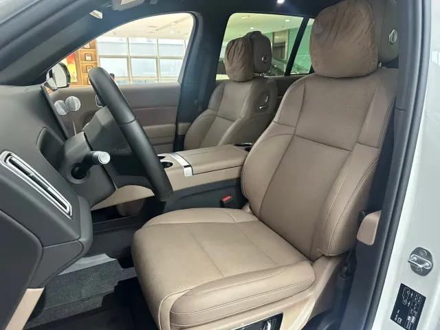 Li Auto L8 — Фото автомобиля 8