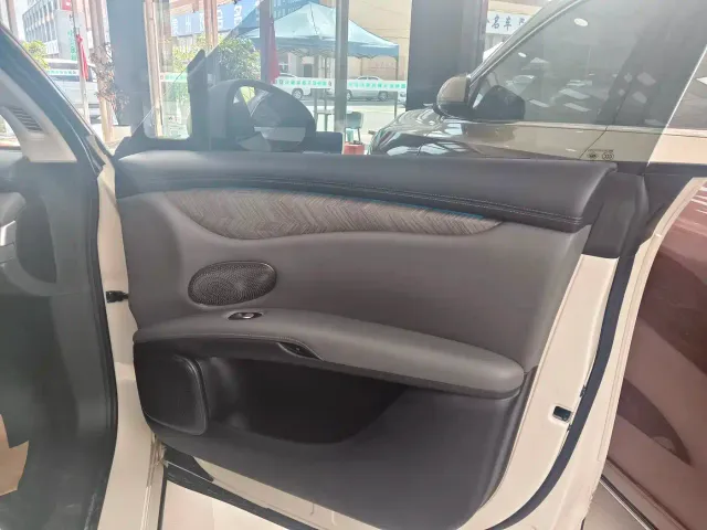 IM Motors LS6 — Фото автомобиля 7
