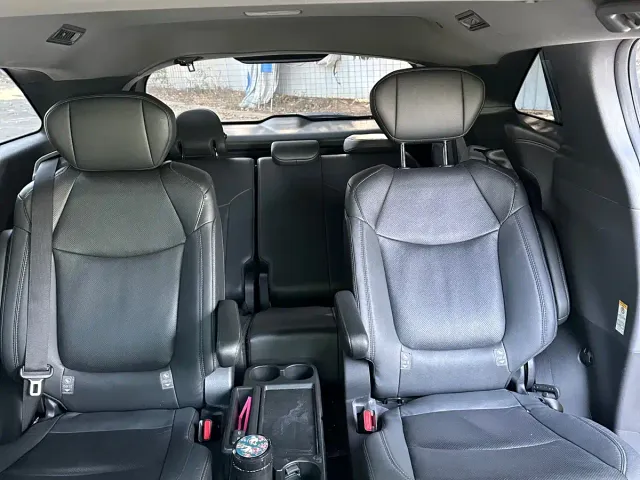 Toyota Sienna — Фото автомобиля 6