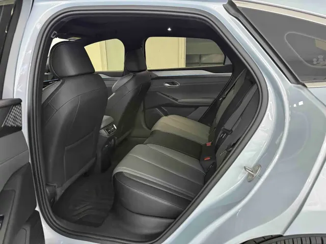 BYD Qin L — Фото автомобиля 6
