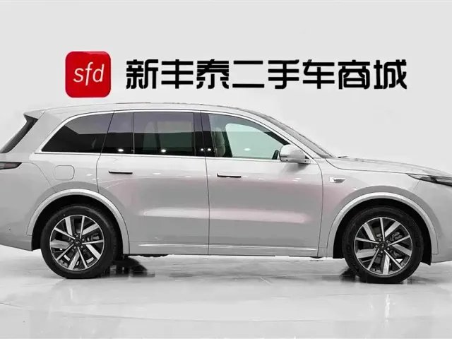 Li Auto L8 — Фото автомобиля 3