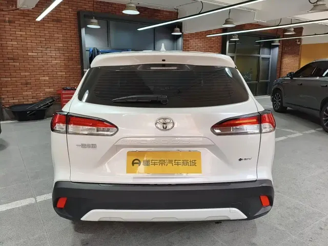 Toyota Corolla Cross — Фото автомобиля 8